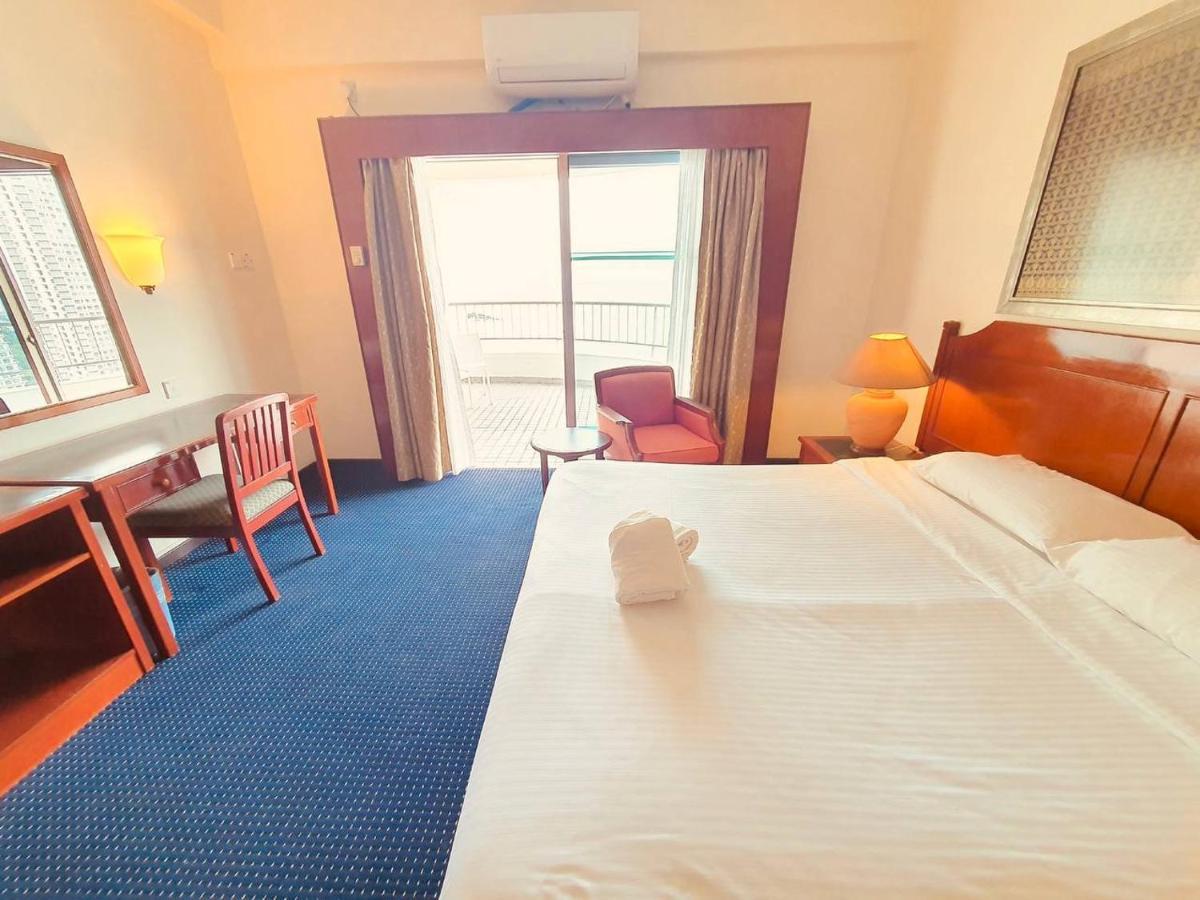 Romantic Couple Suite + Beach-Front Balcony Tanjung Bungah  Ngoại thất bức ảnh