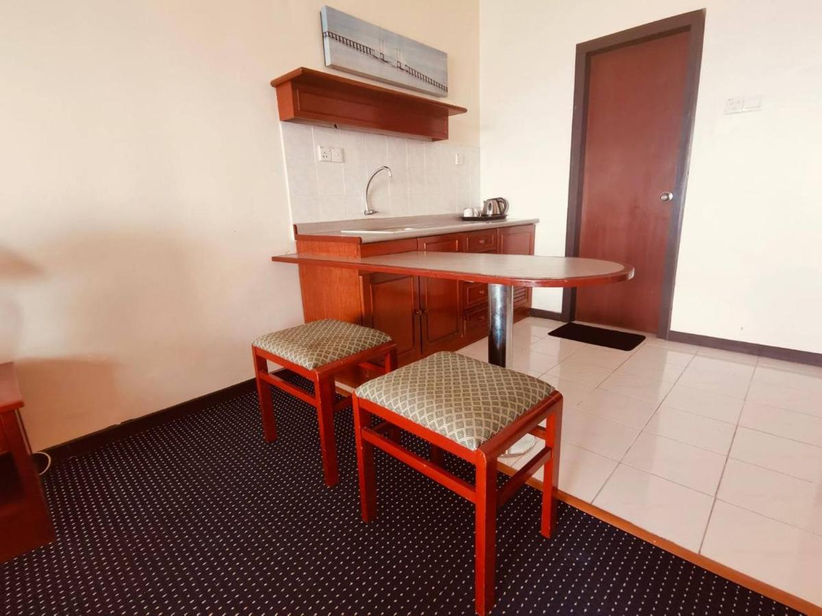 Romantic Couple Suite + Beach-Front Balcony Tanjung Bungah  Ngoại thất bức ảnh