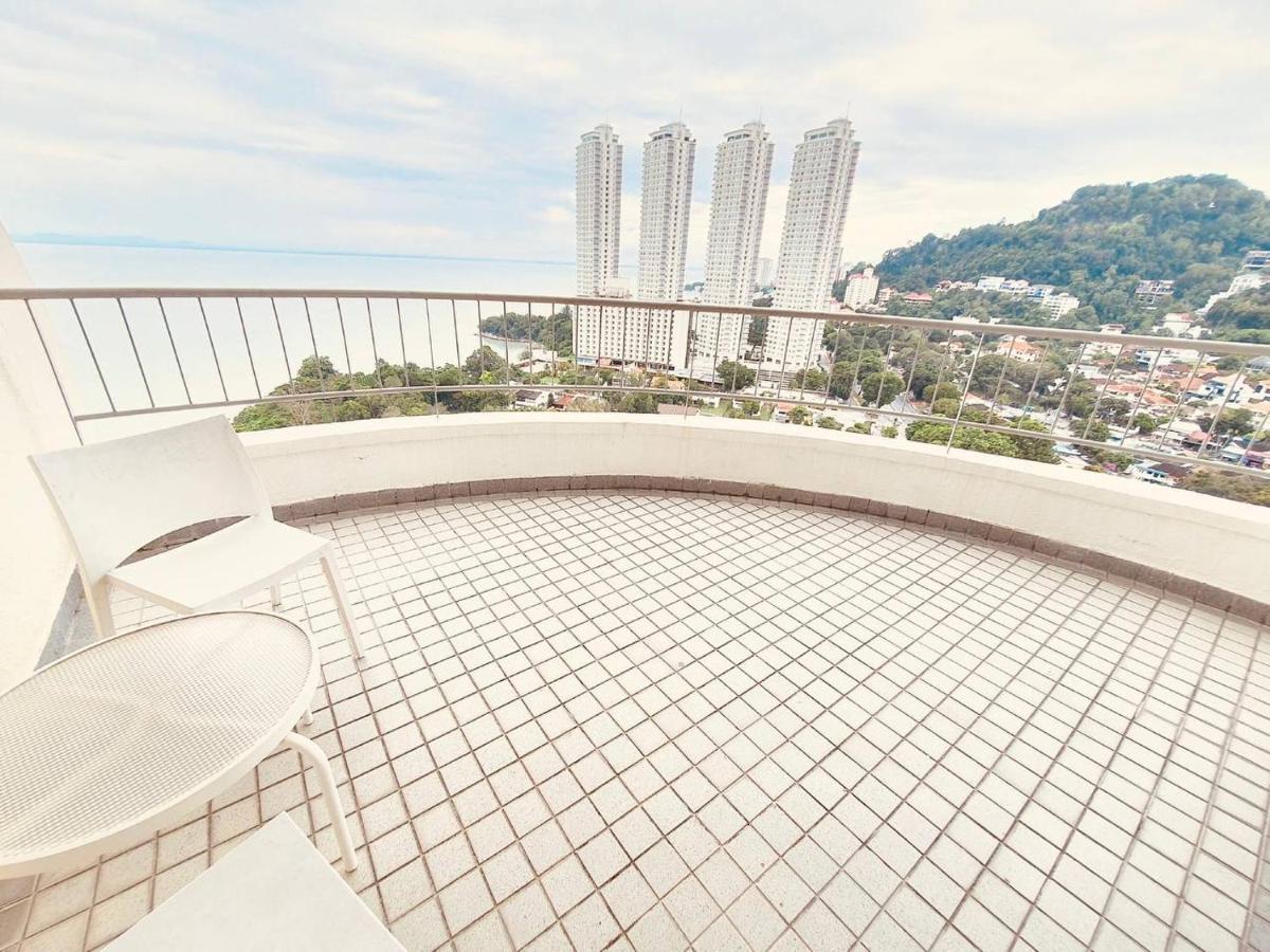 Romantic Couple Suite + Beach-Front Balcony Tanjung Bungah  Ngoại thất bức ảnh
