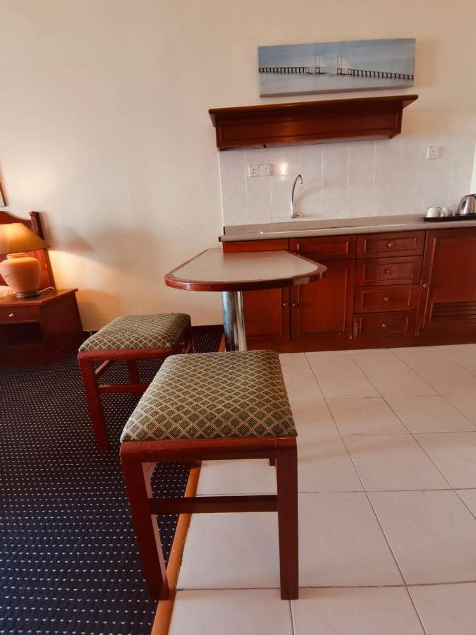 Romantic Couple Suite + Beach-Front Balcony Tanjung Bungah  Ngoại thất bức ảnh