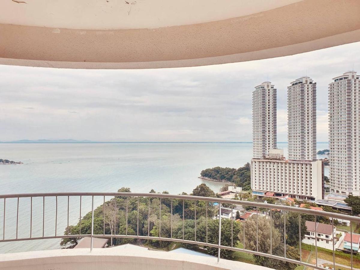 Romantic Couple Suite + Beach-Front Balcony Tanjung Bungah  Ngoại thất bức ảnh