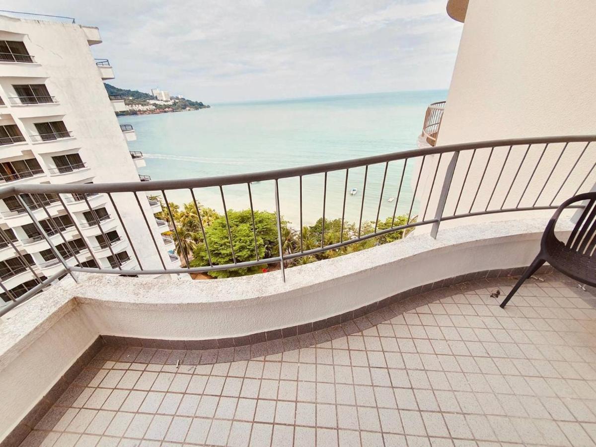 Romantic Couple Suite + Beach-Front Balcony Tanjung Bungah  Ngoại thất bức ảnh