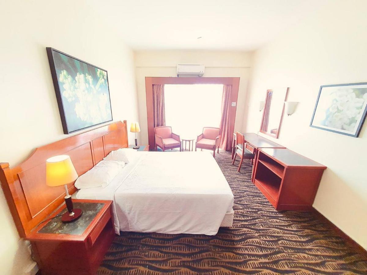 Romantic Couple Suite + Beach-Front Balcony Tanjung Bungah  Ngoại thất bức ảnh