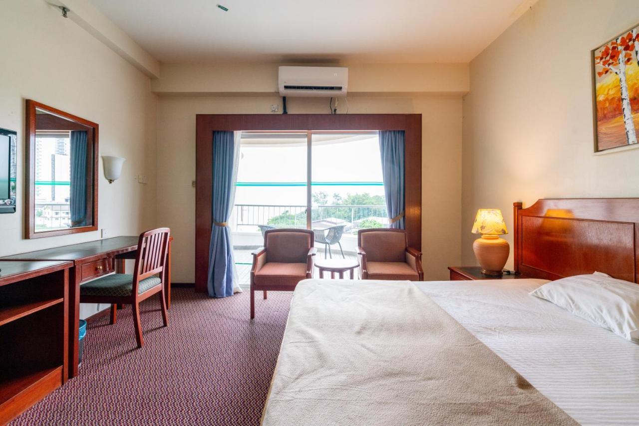 Romantic Couple Suite + Beach-Front Balcony Tanjung Bungah  Ngoại thất bức ảnh