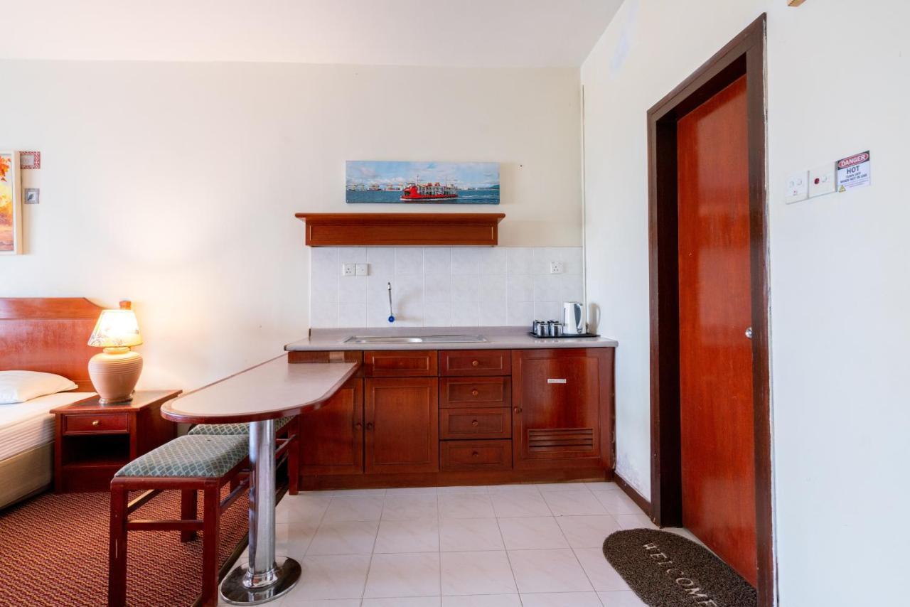 Romantic Couple Suite + Beach-Front Balcony Tanjung Bungah  Ngoại thất bức ảnh