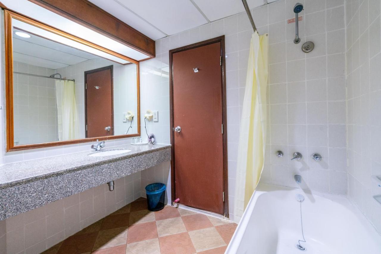 Romantic Couple Suite + Beach-Front Balcony Tanjung Bungah  Ngoại thất bức ảnh