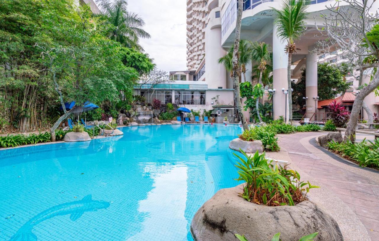 Romantic Couple Suite + Beach-Front Balcony Tanjung Bungah  Ngoại thất bức ảnh