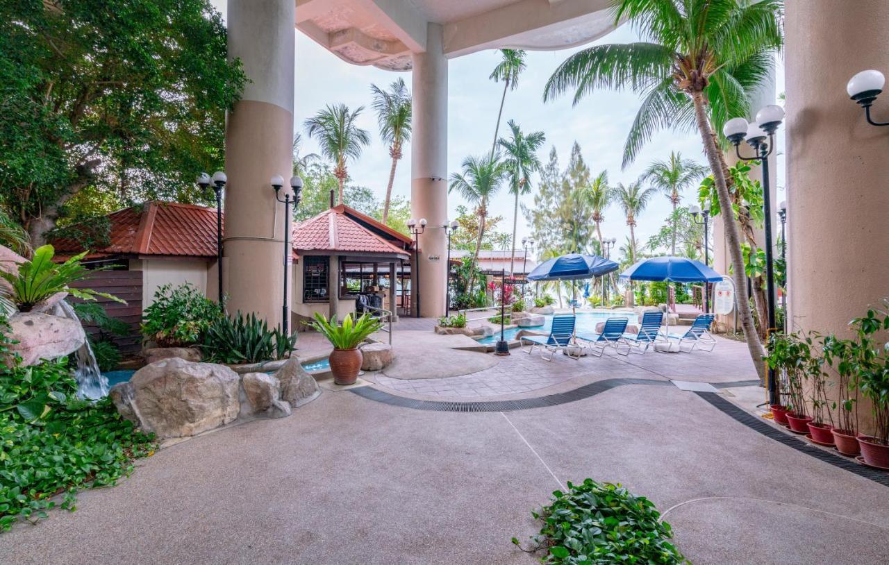 Romantic Couple Suite + Beach-Front Balcony Tanjung Bungah  Ngoại thất bức ảnh
